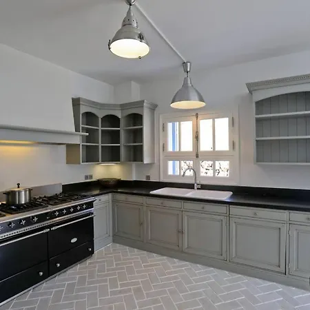 Luxury Private Estate Apartament